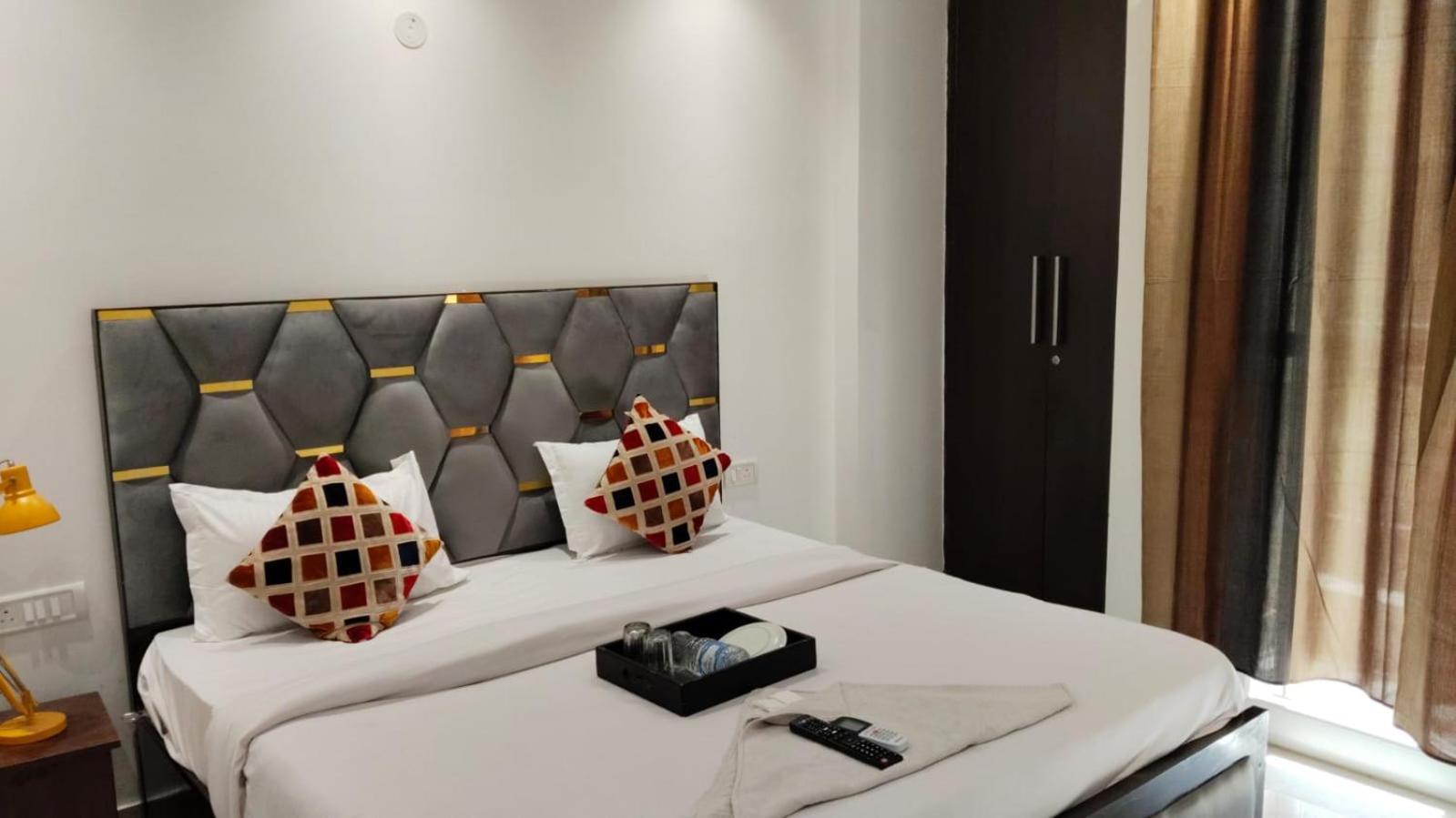 Hotel Max Нью-Дели Экстерьер фото